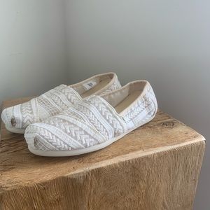 Toms Embroidered Arrow Alpargata Slip-on Size 6.5 10013518